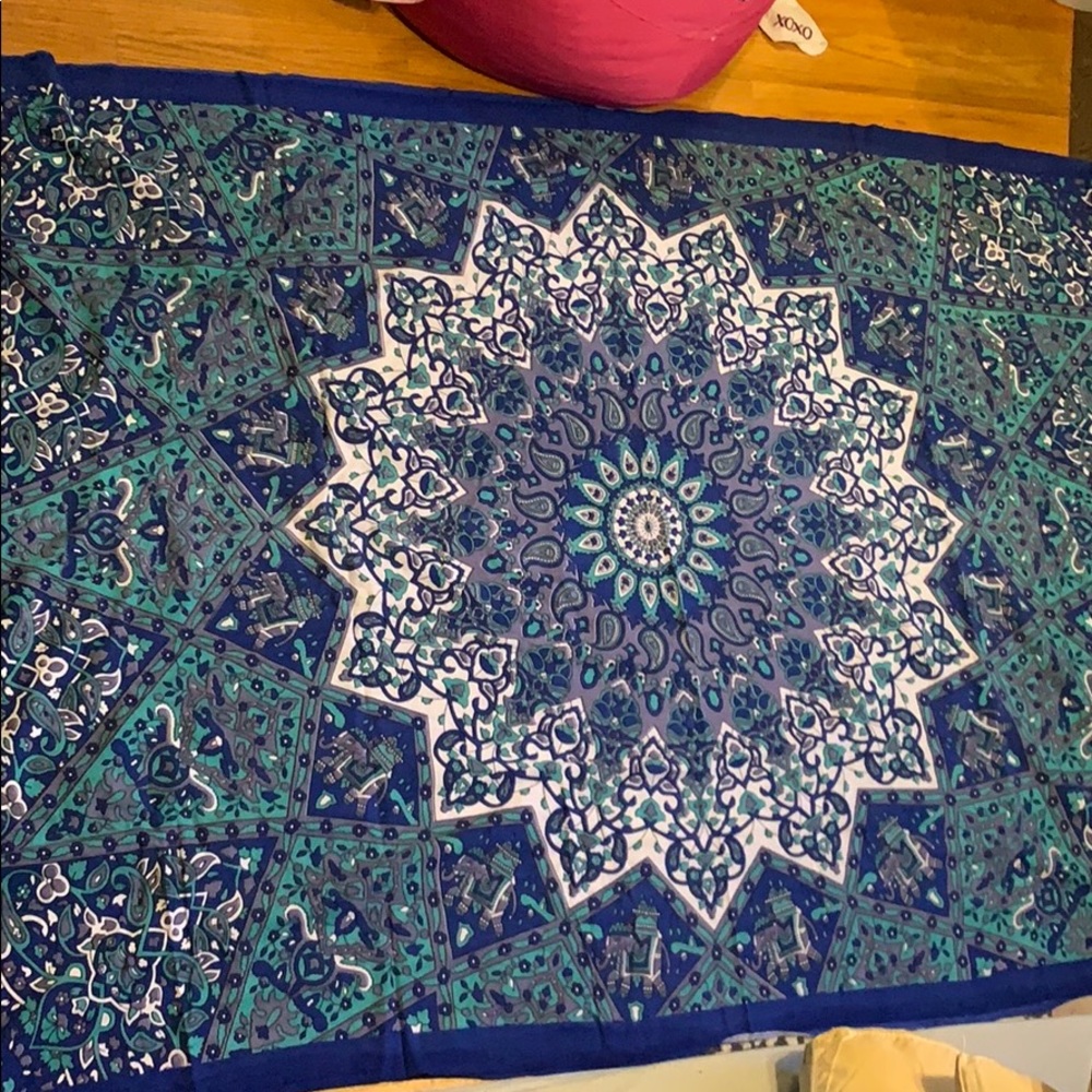 Room tapestry 6 by 4 1/2 Ft